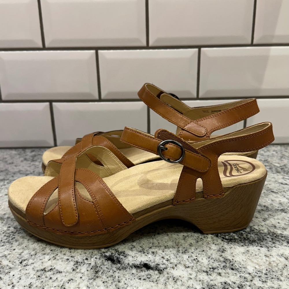 Dansko‎ Women's Tan Leather Criss Cross Wedge Sandals Size 41 - Picture 4 of 9